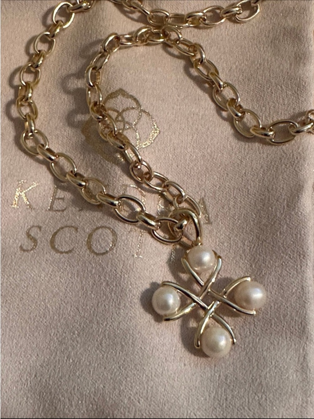 Kendra Scott Everleigh Cultured Freshwater Pearl Pendant on gold chain NWT